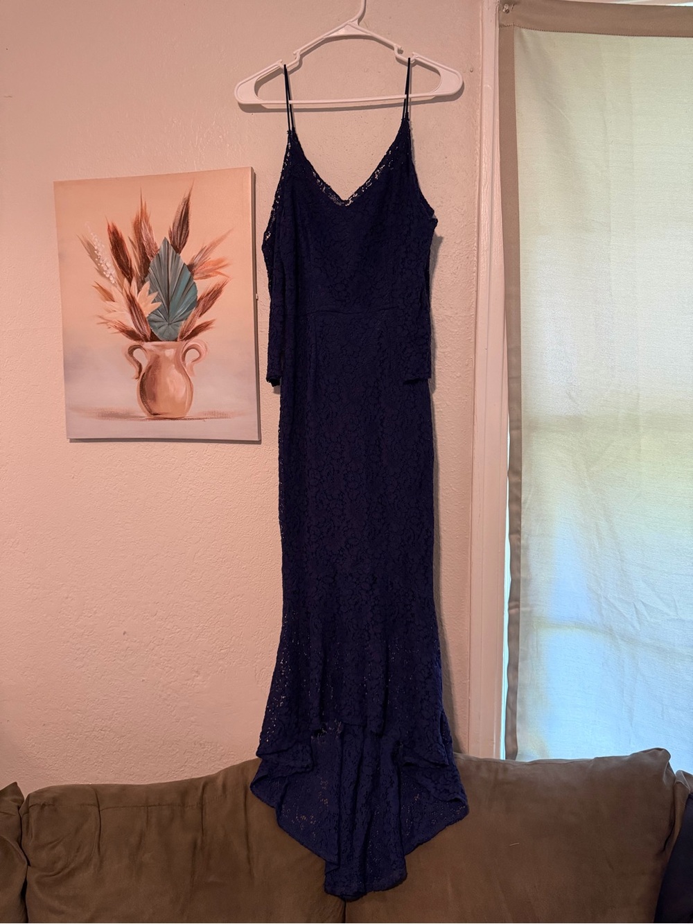Navy Lace Spaghetti-Strap Evening Dress